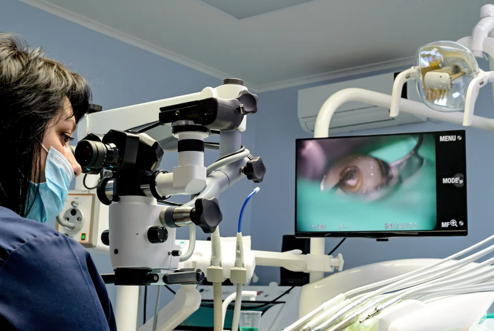 Dental microscope in endodontics
